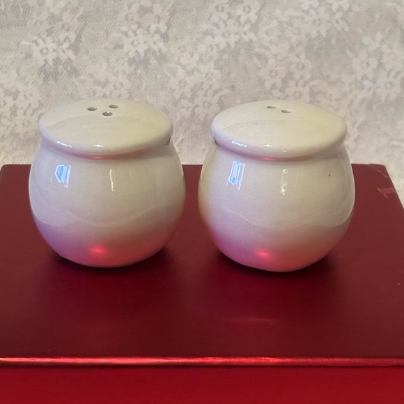 Charming Rabbit Salt and Pepper Shakers - Picture 3 of 10